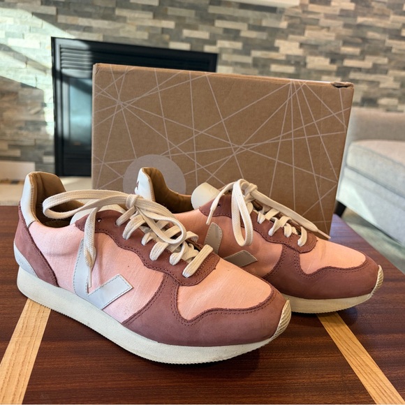 Veja Bastille - Holiday Silk Sneakers - Women's 9 - With Box - Picture 2 of 10